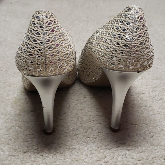 Shoes - Picture 4 of 5